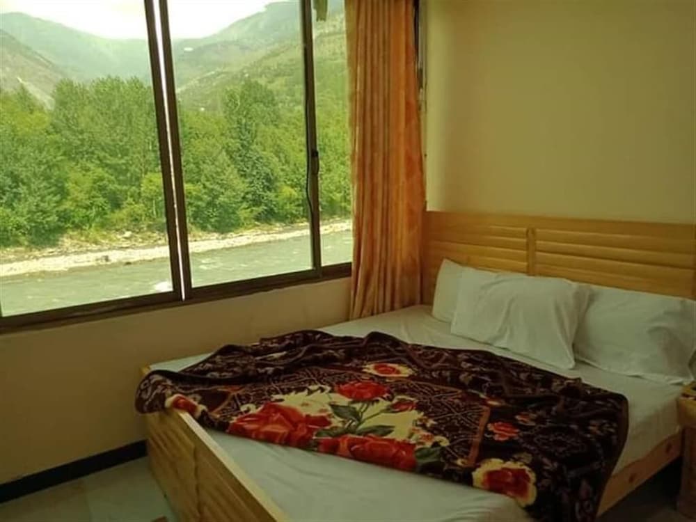 Фото Pameer Continental Hotel and Restaurant