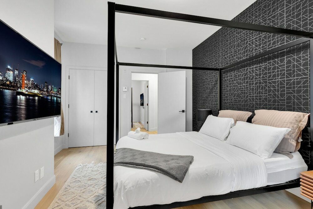 Фото Deluxe Suites Downtown Montreal