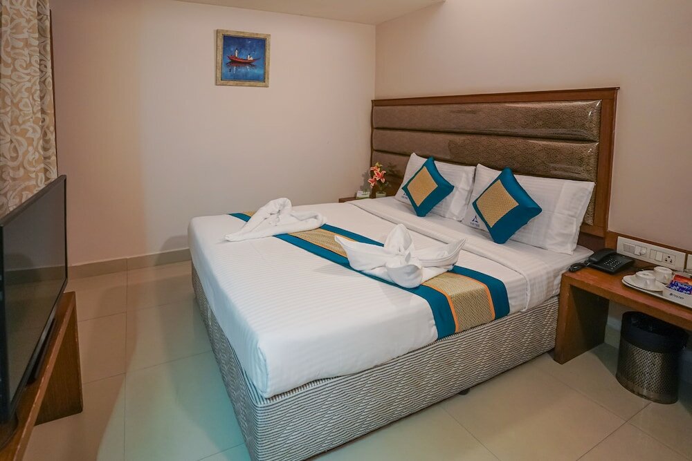 Фото Pine Tree Boutique Hotel - Greams Road