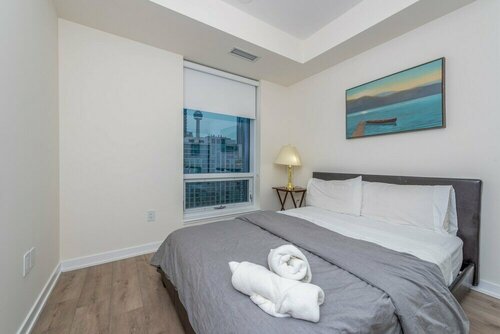 Гостиница PlanURstay - Harbour Front Toronto в Торонто