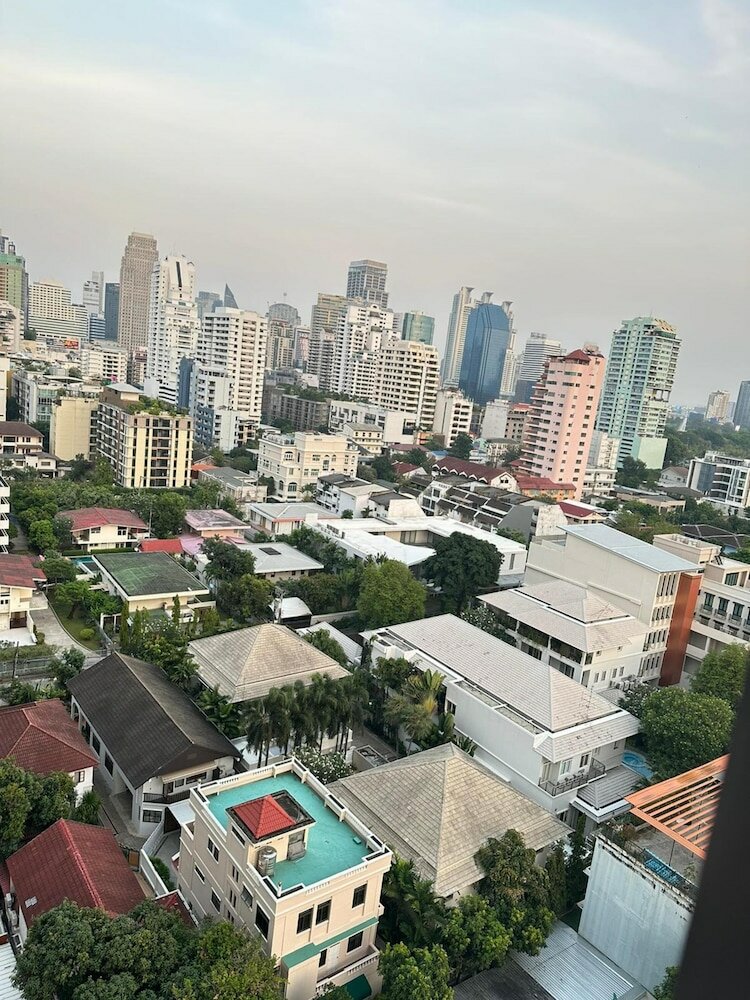 Фото Omni Tower Direct Rooms Sukhumvit Soi 4