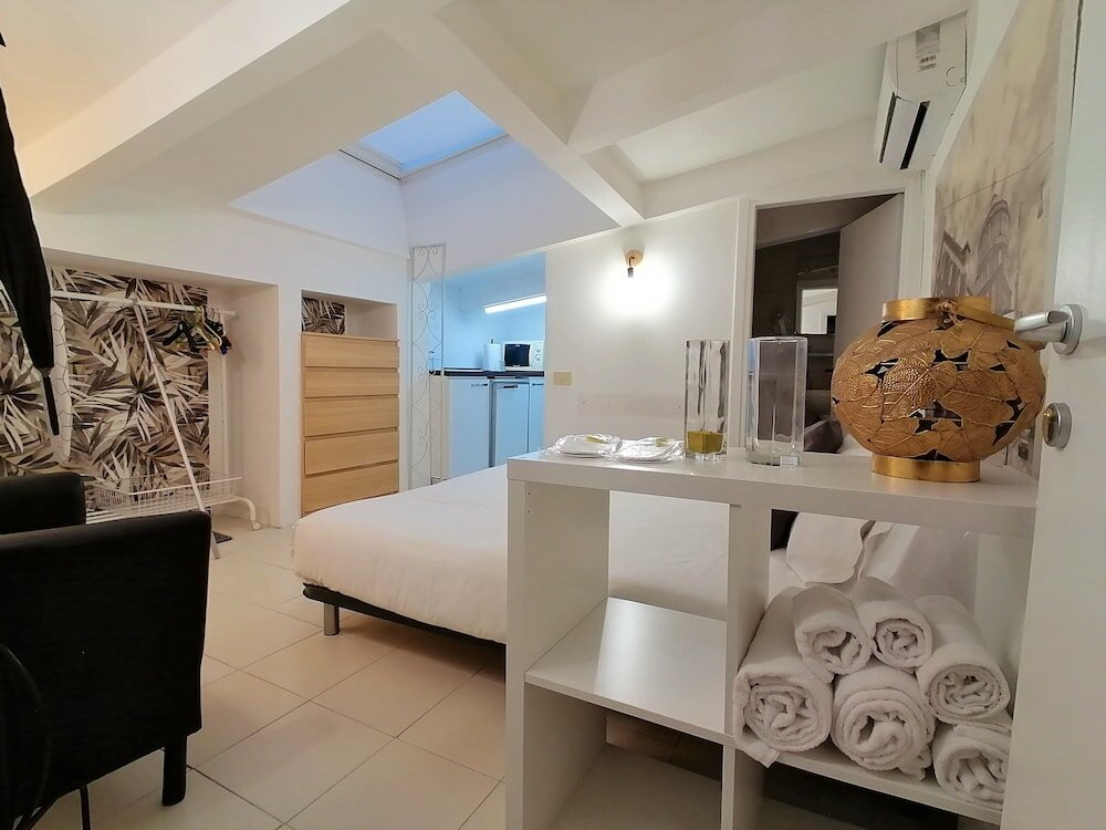 Фото Mercanti Attic Version