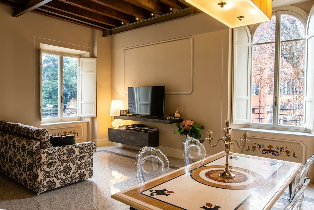 Фото Noble Floor - Luxury Apartments