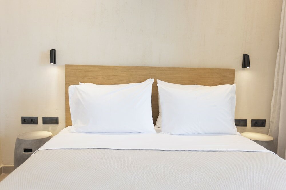 Фото Pnoes Luxury Suites