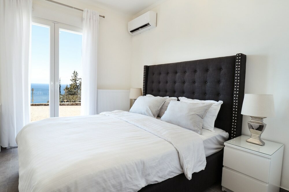 Фото Noir Luxury Suite by CorfuEscapes