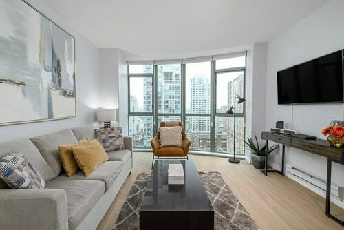 Гостиница 1 Bdrm With View of Ocean Very Centrally Located в Ванкувере