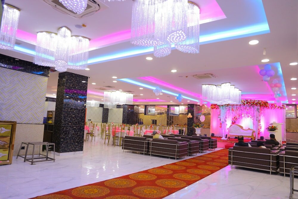 Фото Chhavi Hotels