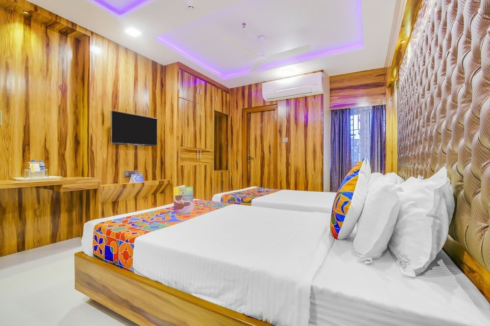 Фото Fabhotel Orion Crystal