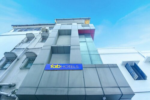 Fabhotel Dovers Inn