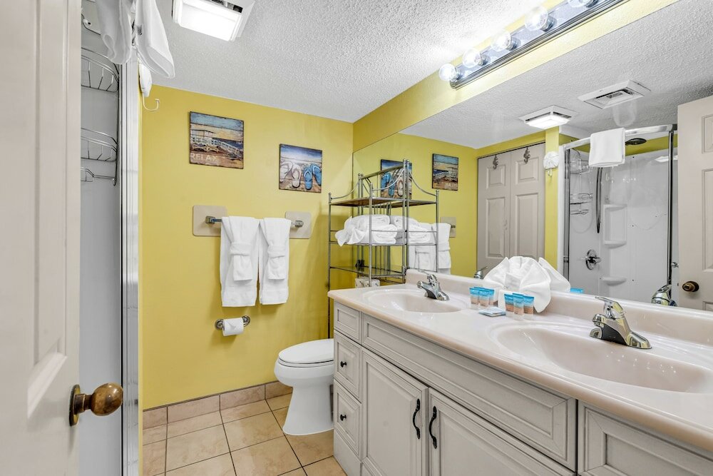 Фото 1br Oceanfront condo with Pool & Balcony