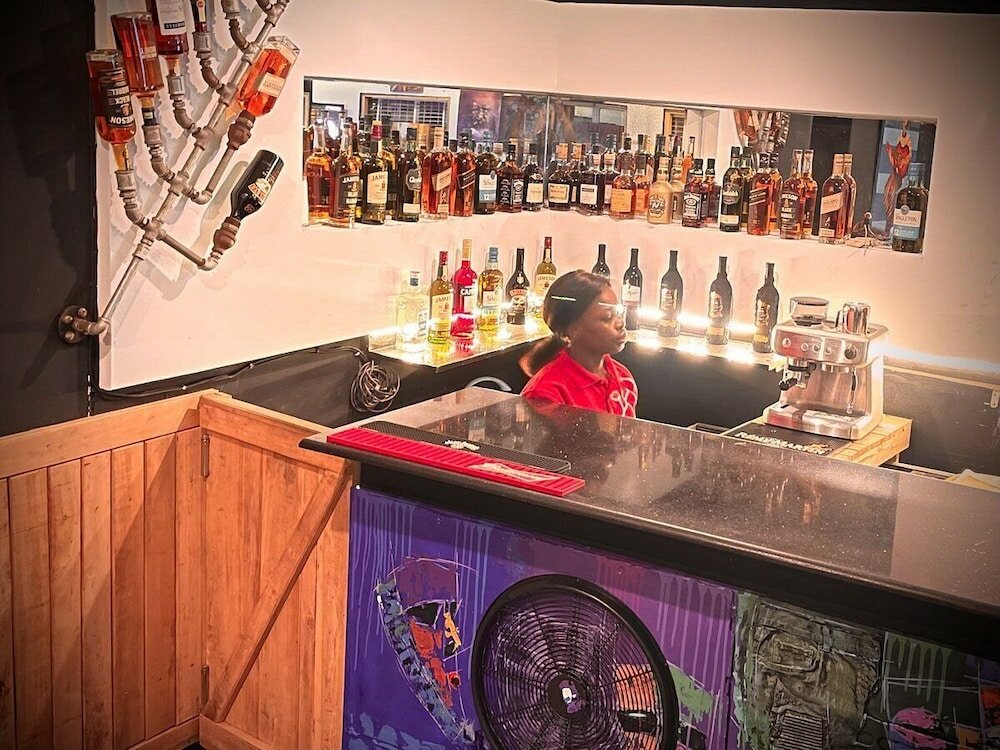 Фото The Crib Art Hotel