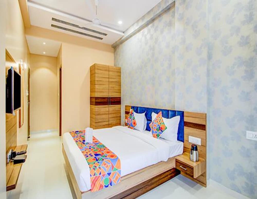 Фото FabHotel 7th Crossing