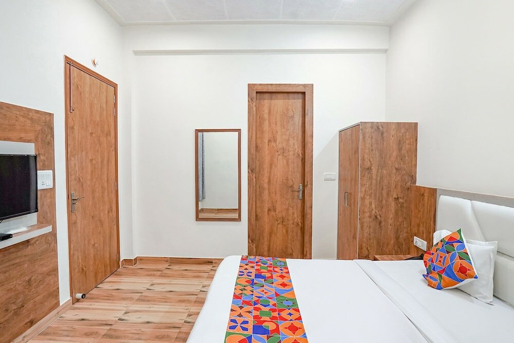 Фото Fabhotel Sirtaj Suites