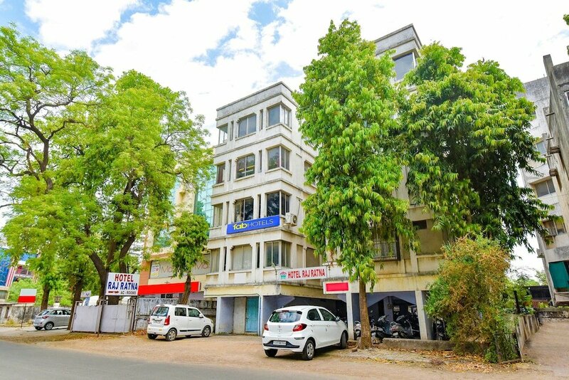 Гостиница Fabhotel Raj Ratna в Ахмадабаде