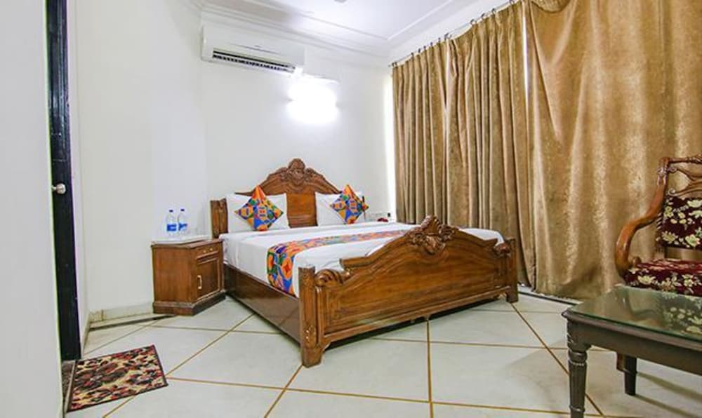 Фото Fabhotel Singh Suite