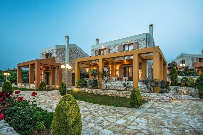 Гостиница Enastron Villas