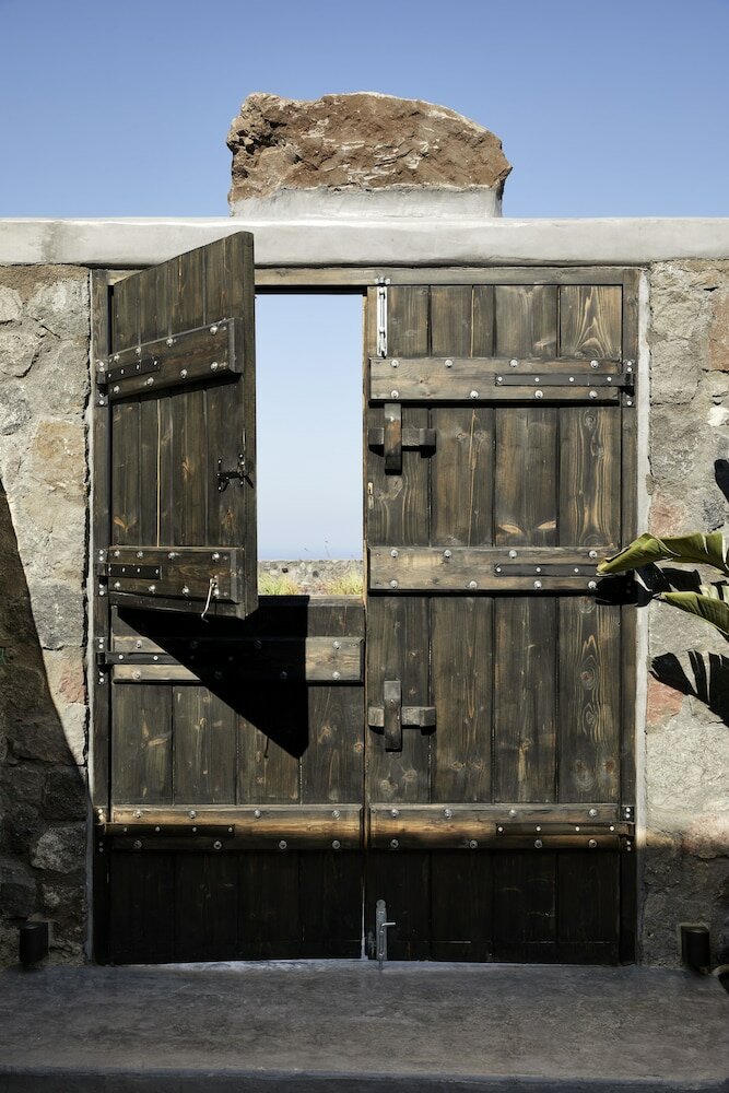 Фото White Pearl Cavalieri - Adults Only