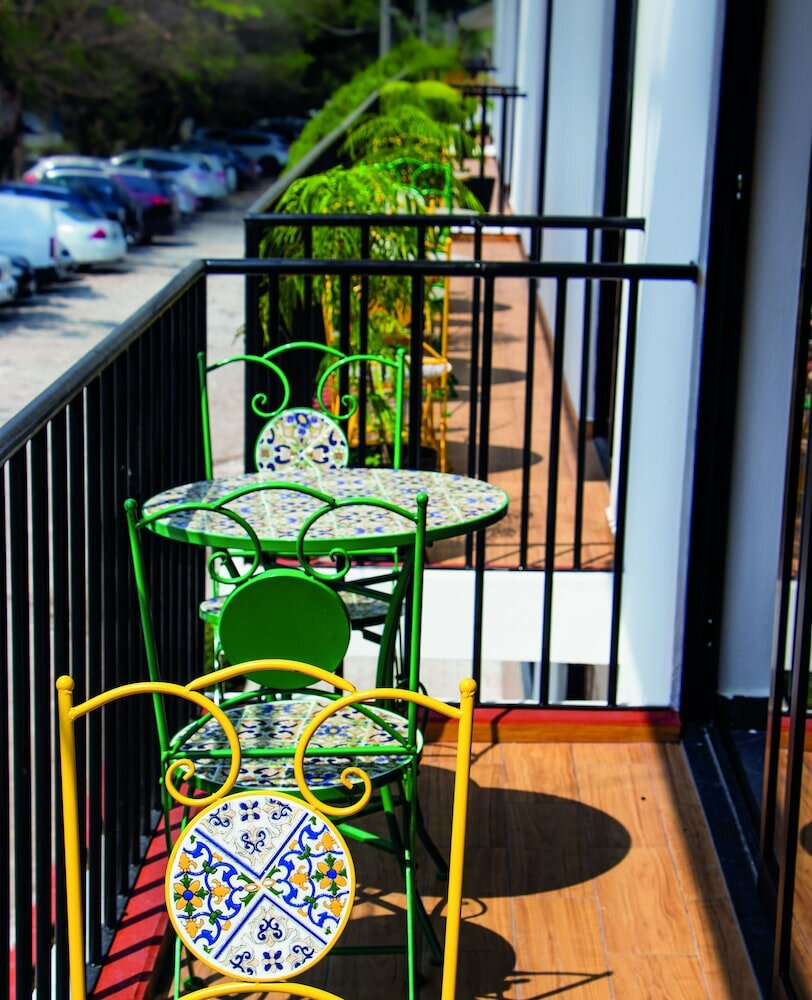 Фото Acacia Hotel