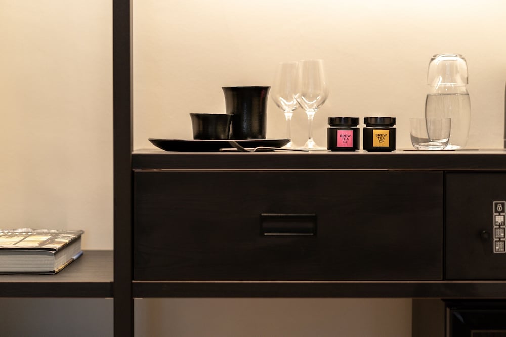 Фото The Adams - Self Check-in Design Hotel