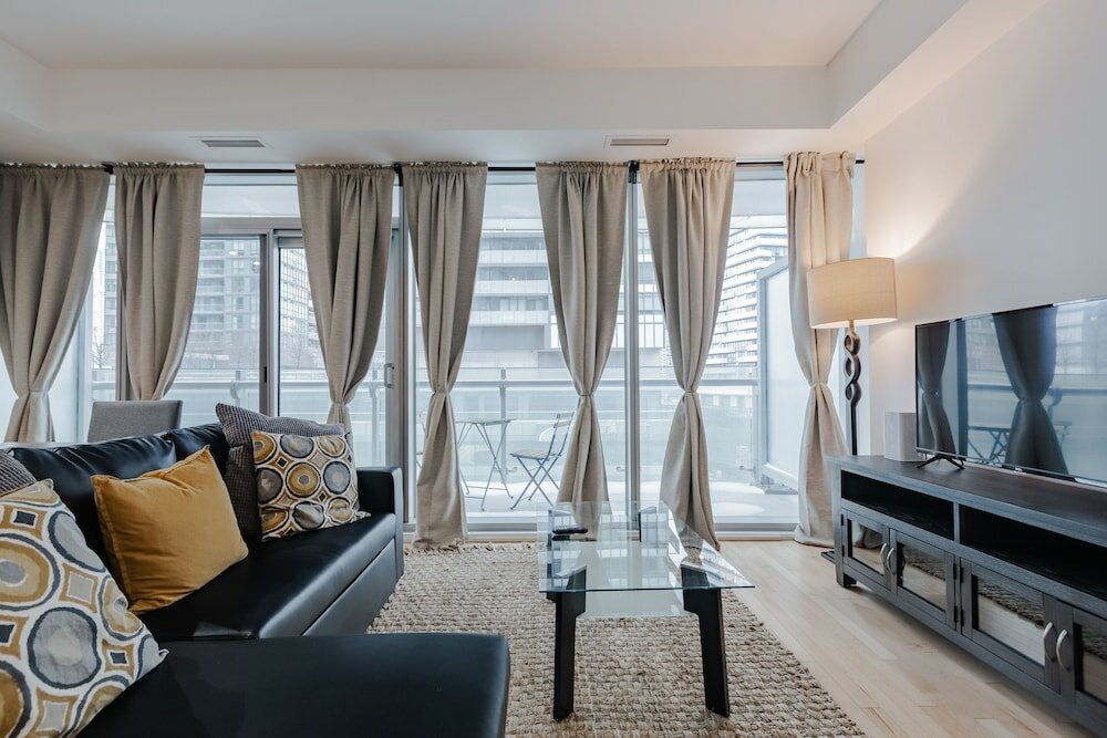 Фото Sterling Suites - Financial District