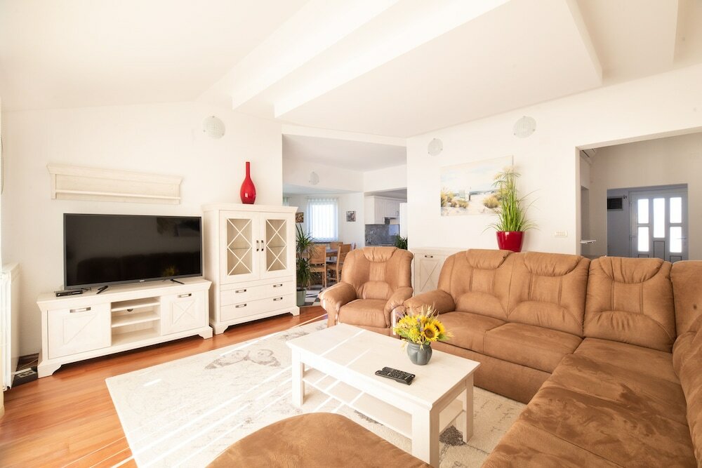 Фото Olive & Lavender villa with pool