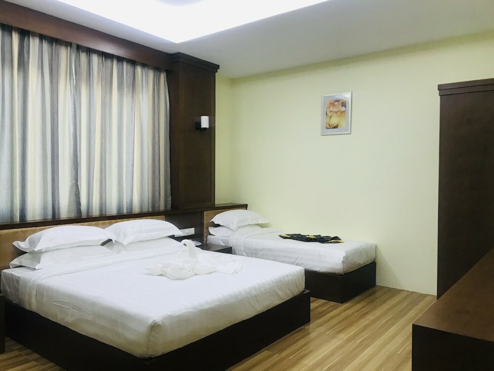 Фото Royal Peacock Hotel