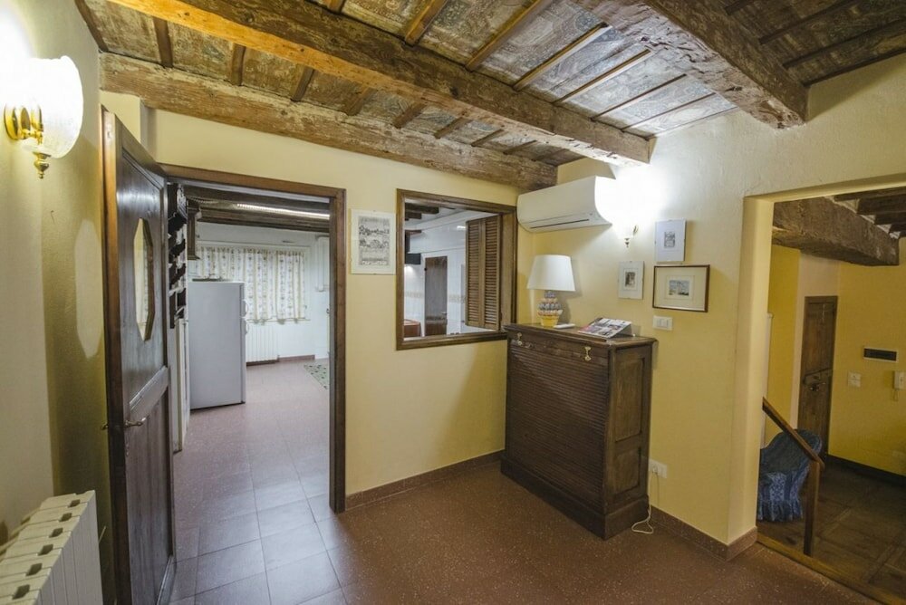 Фото Garisenda Lodge