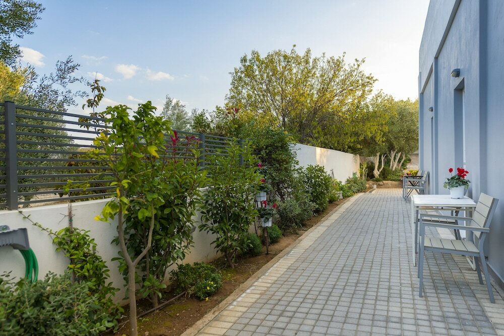 Фото Comfort Stay Airport Studios - Free shuttle from the Athens Airport