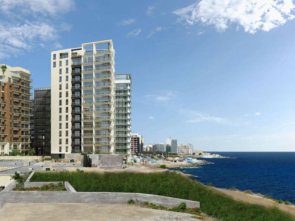 Фото Luxury Apt with Side Sea Views & Pool, Top Location
