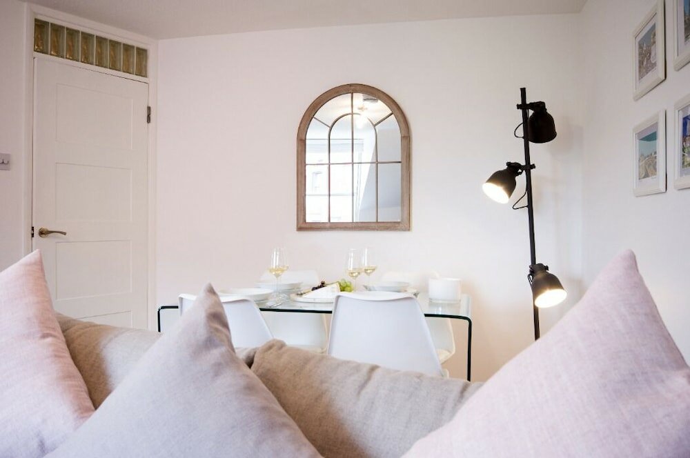 Фото Luxurious & Modern Home