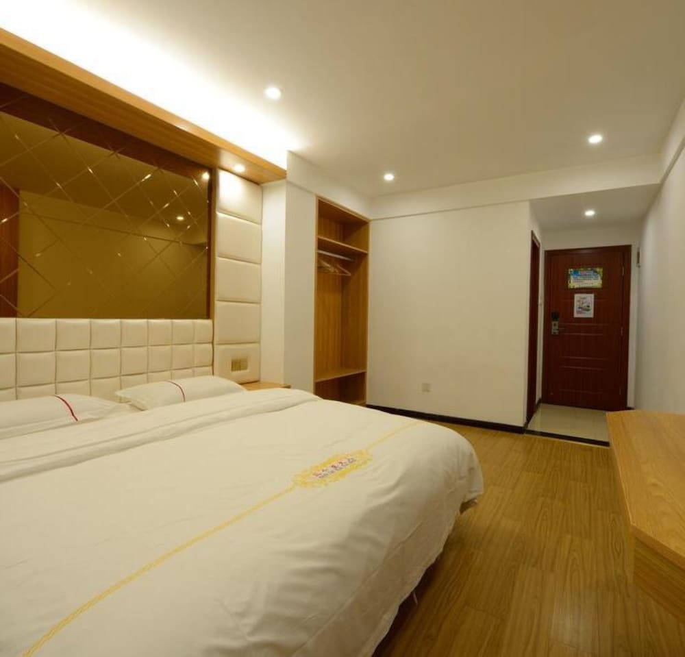 Фото Brother Commercial Hotel