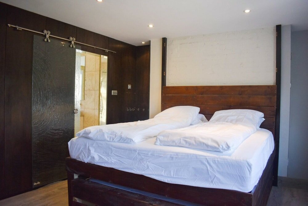 Фото Stylish & Spacious Studio Next to Beach