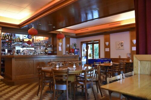 Гостиница Hotel de l'Ours в Понтарлье