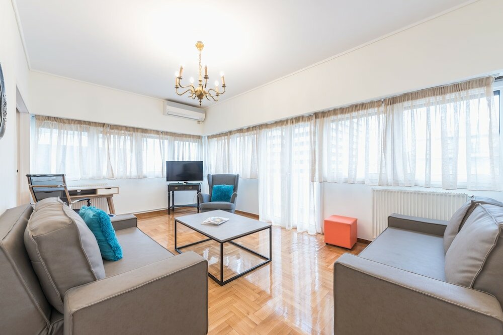 Фото Spacious Holiday Family Home by Cloudkeys