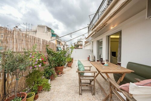 Keramikos Flower Power Residence