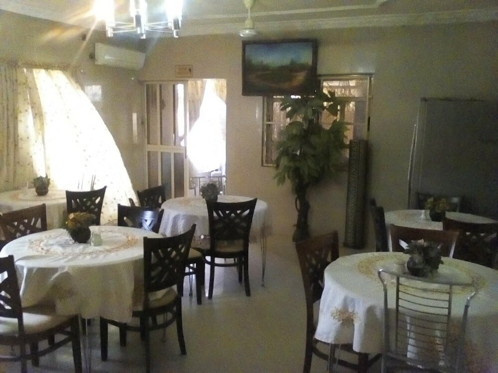 Фото Jerry Cedarwood Guest House