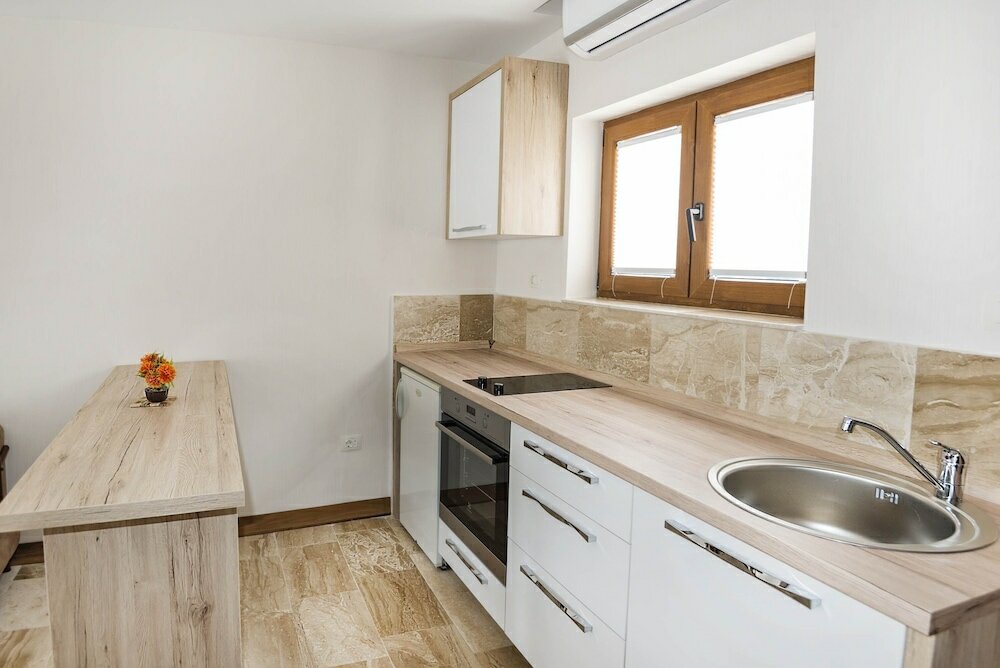 Фото Апарт-Отель Waikiki Tivat