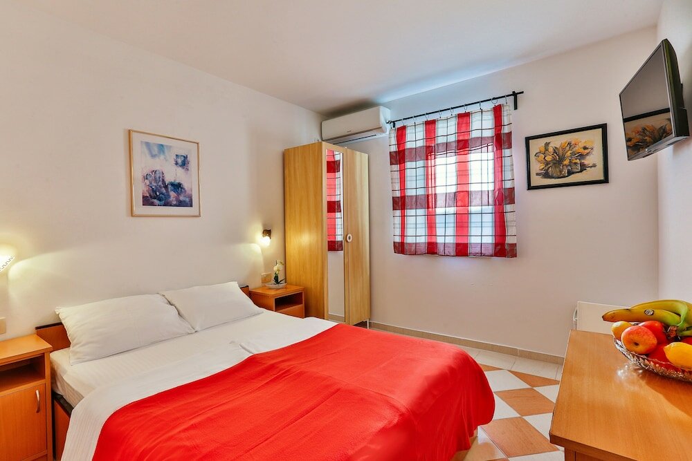 Фото Apartmani Luka - Vila Brzulović