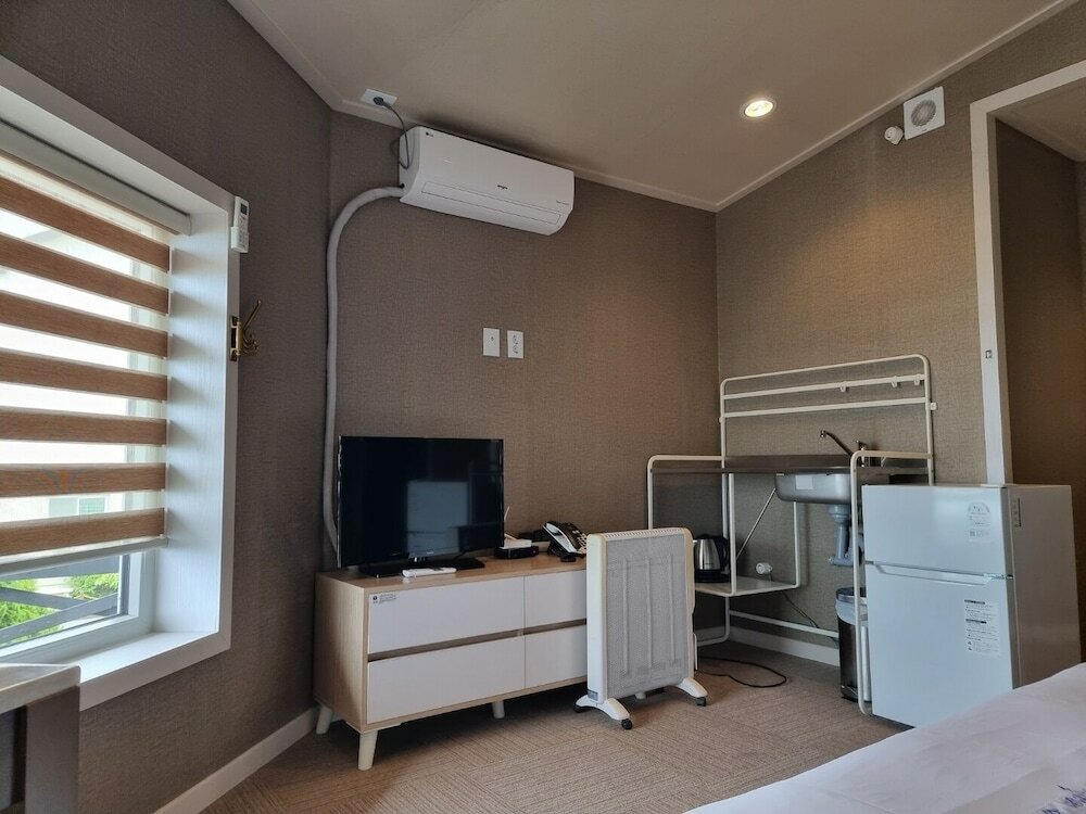 Фото Benikea Mountain and Sea Yangyang