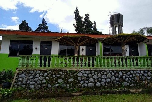 Гостиница Oyo 2322 Dien Karona Hotel в Провинции Северная Суматра