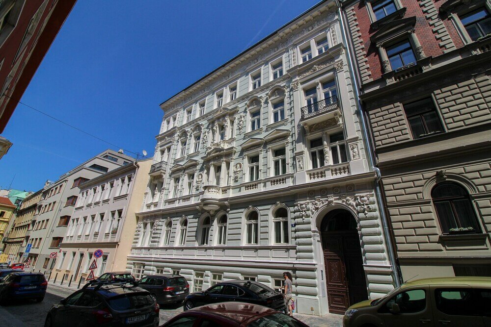 Фото Bouquet Apartments