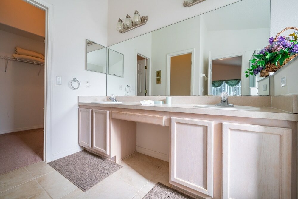 Фото 1114 4-bed Pool Home, Liberty Village Kissimmee