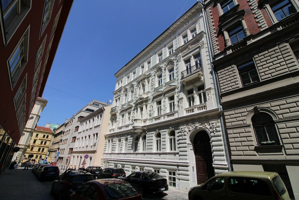 Фото Bouquet Apartments