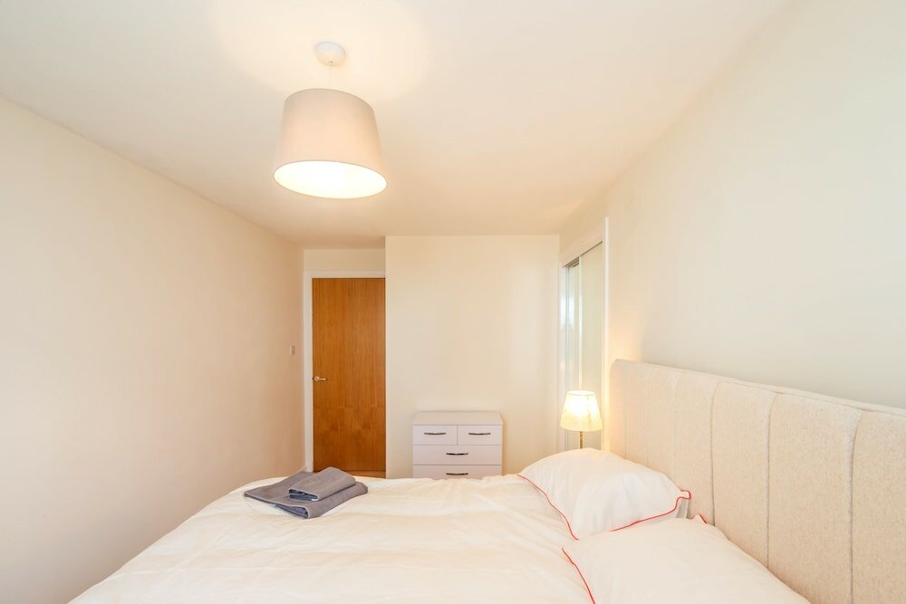 Фото Stunning Shore Apartment with Balcony