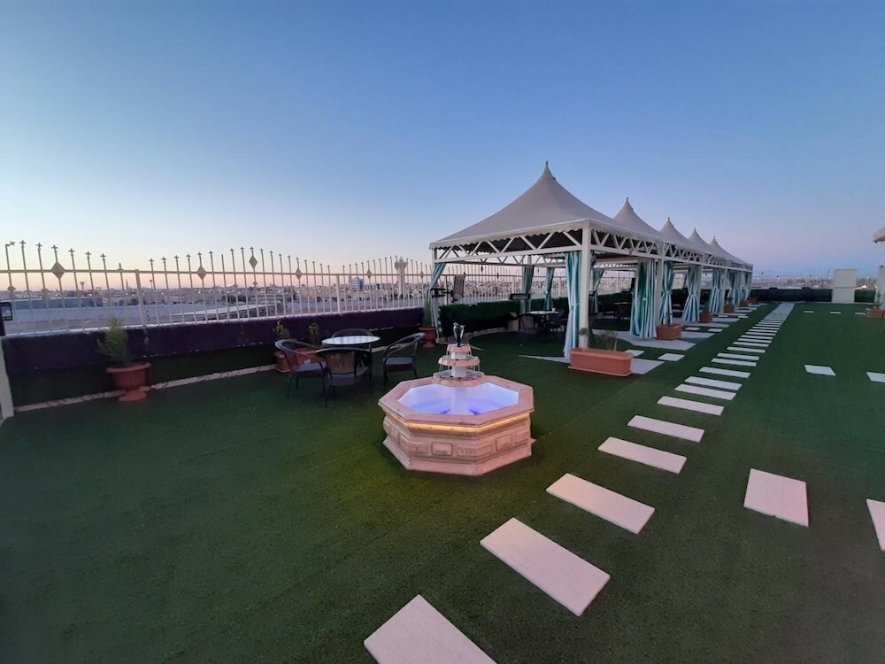 Фото Qasr Alshamal Hotel