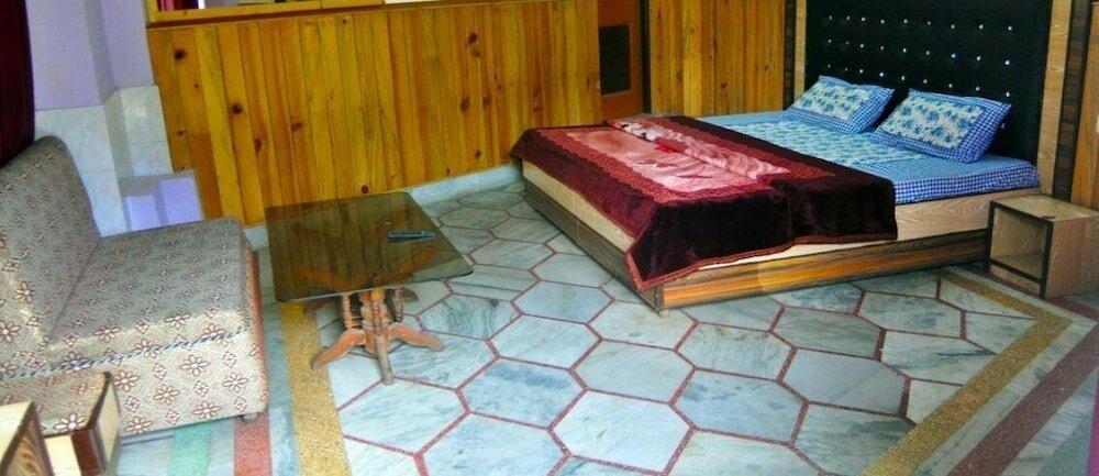 Фото Hotel Himalayan Paradise