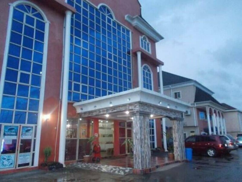 Гостиница Newton Hotels Limited Owerri в Оверри