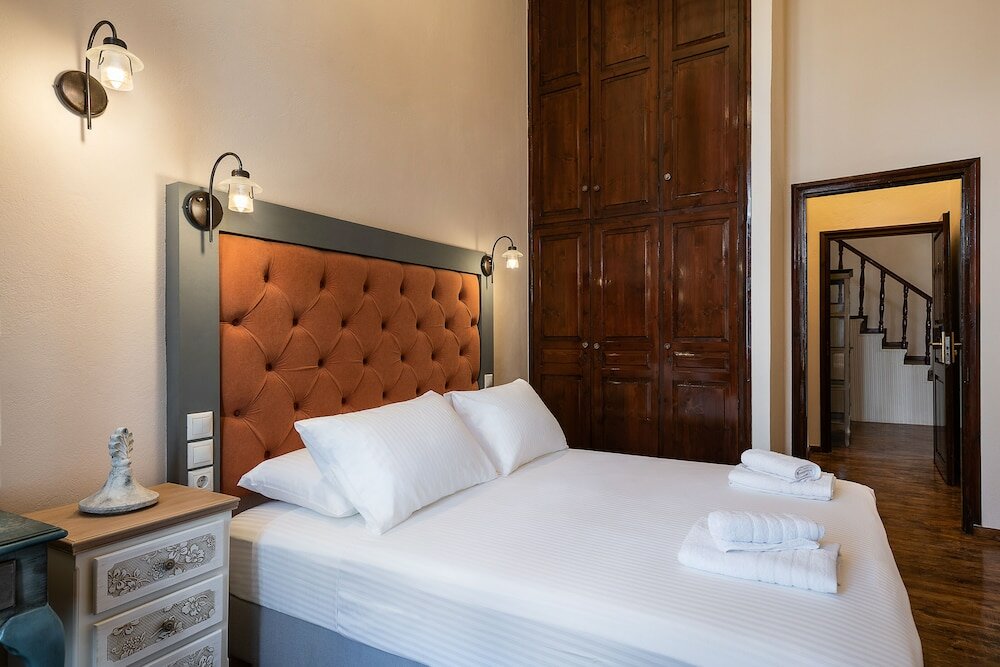 Фото Old Town Suites