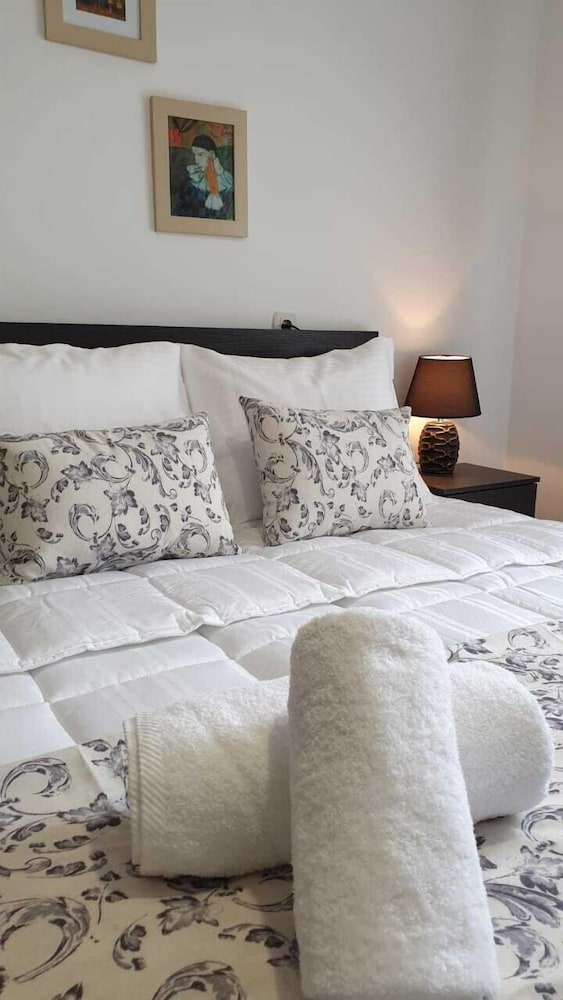 Фото Lovely Flat Near Port! Few Min From City Center