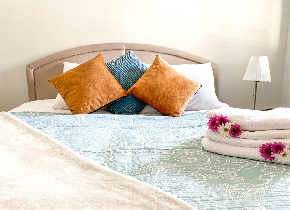 Фото Modern Downtown 3br by Ahlan Hospitality